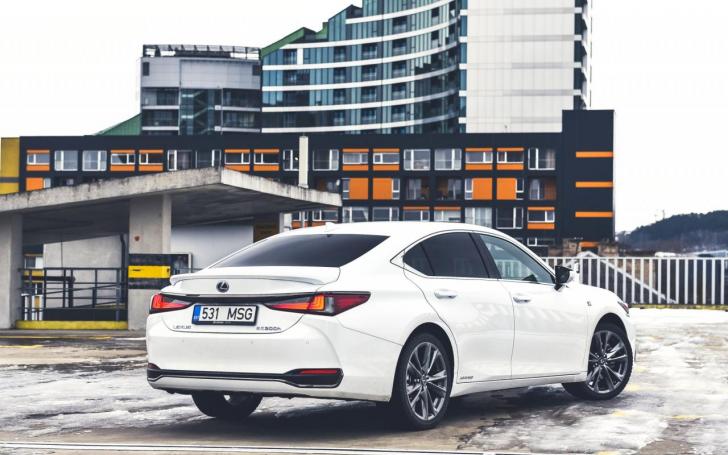 Lexus ES 300h Lexus ES 300h