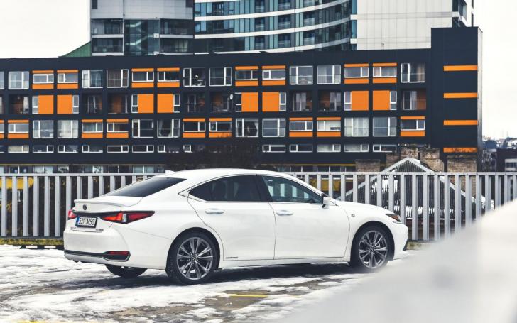 Lexus ES 300h