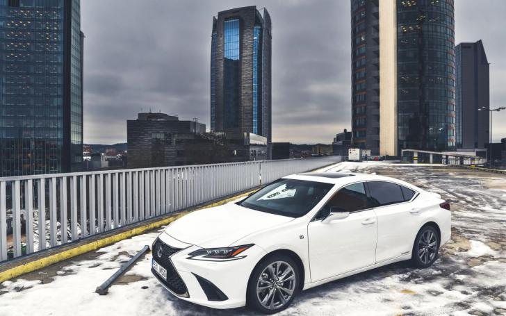 Lexus ES 300h