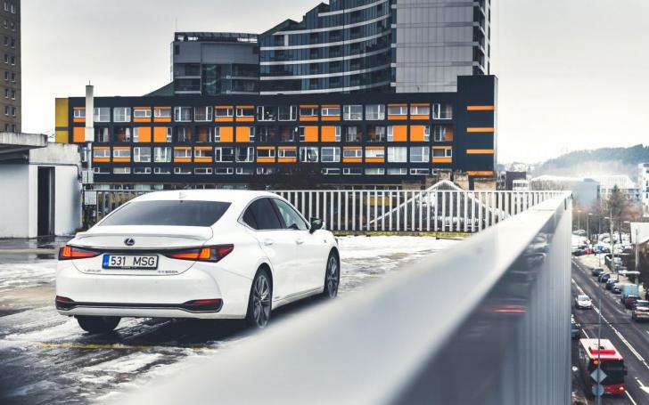 Lexus ES 300h