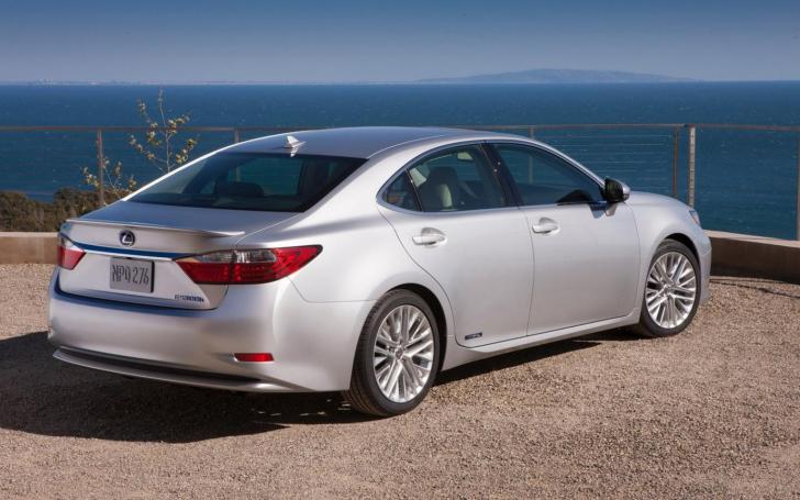 Lexus ES/Gamintojo nuotrauka
