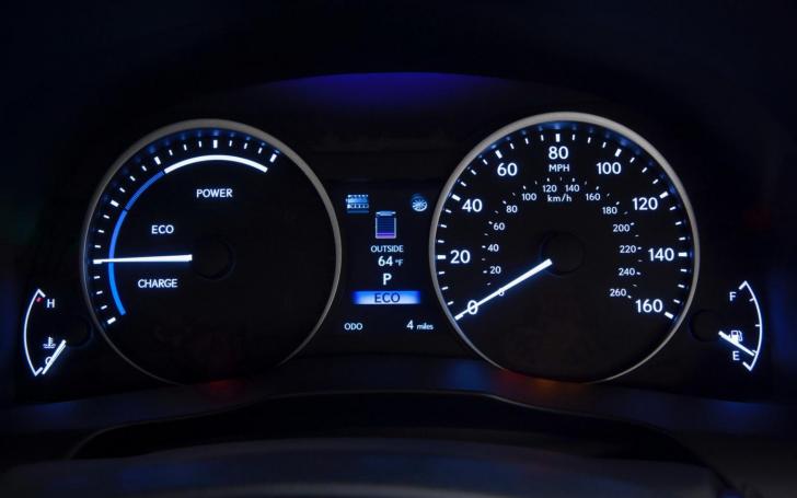 Lexus ES/Gamintojo nuotrauka