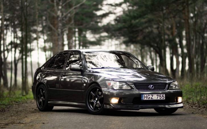 Lexus IS/Andriaus Sazanskio nuotrauka