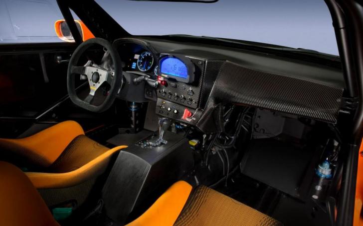 Lexus IS F CCS-R/Gamintojo nuotrauka