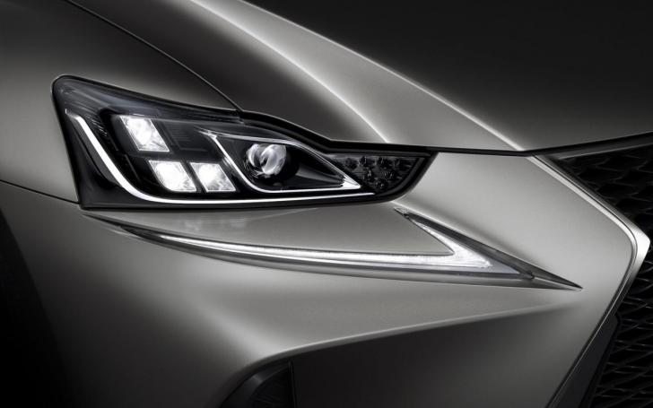 Lexus IS Facelift