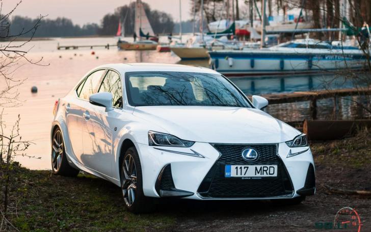 Atnaujintas Lexus IS/vytophoto.com nuotrauka