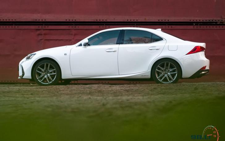 Atnaujintas Lexus IS/vytophoto.com nuotrauka