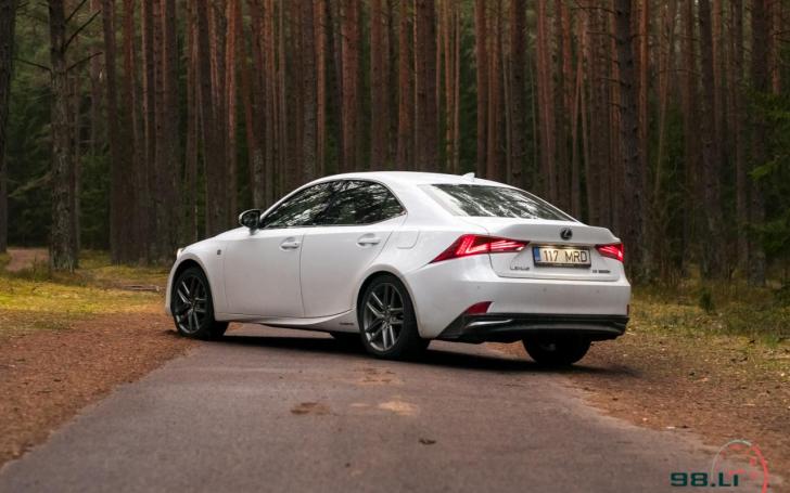 Atnaujintas Lexus IS/vytophoto.com nuotrauka