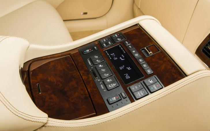 Lexus LS 460/Gamintojo nuotrauka