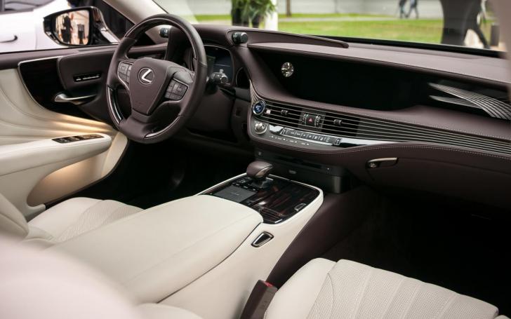 Lexus LS