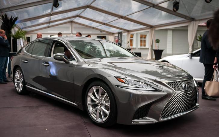Lexus LS