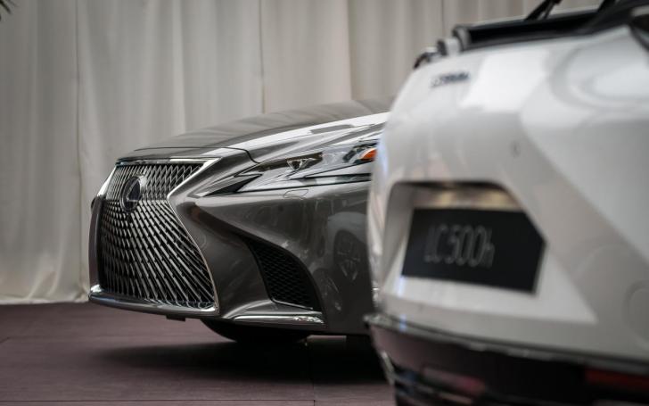 Lexus LS