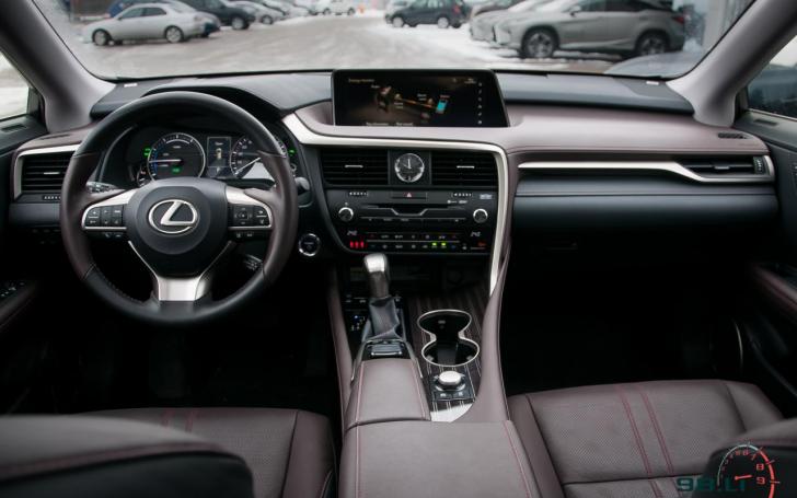 Lexus RX 450h/Vytauto Pilkausko nuotrauka