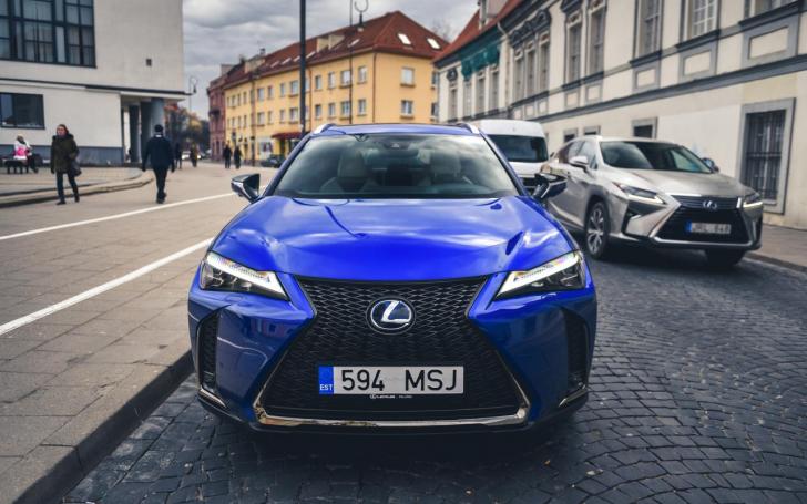 Lexus UX 250h