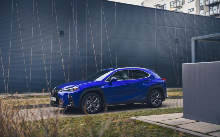 Lexus UX 250h