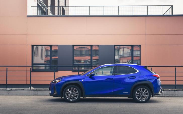 Lexus UX 250h