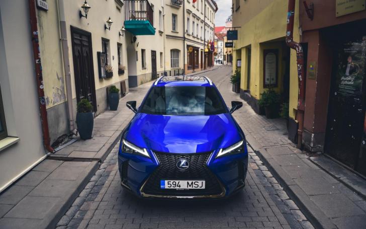 Lexus UX 250h