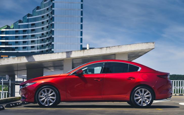 Mazda3 sedanas