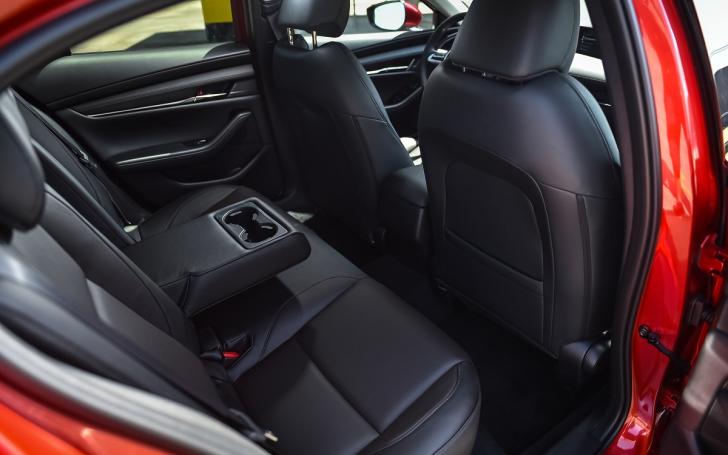 Mazda3 sedanas