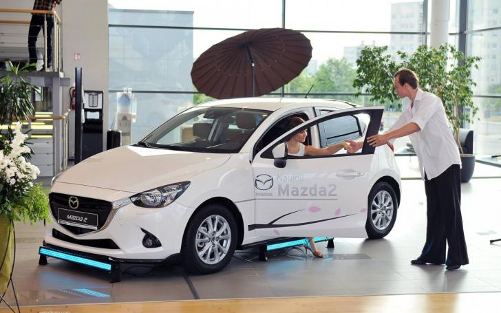 Mazda2