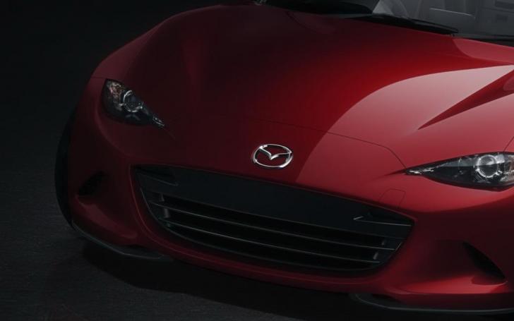 Ketvirtos kartos Mazda MX-5 Miata Roadster/Gamintojo nuotrauka