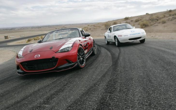 Mazda MX-5 Miata/Gamintojo nuotrauka