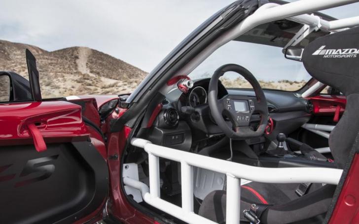 Mazda MX-5 Miata/Gamintojo nuotrauka