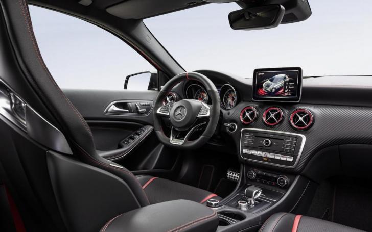 Mercedes-Benz A45 AMG/Gamintojo nuotrauka
