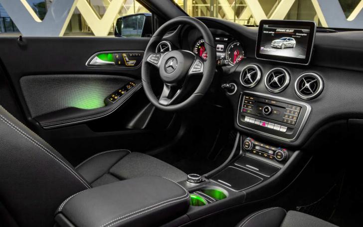 Mercedes-Benz A 220d/Gamintojo nuotrauka