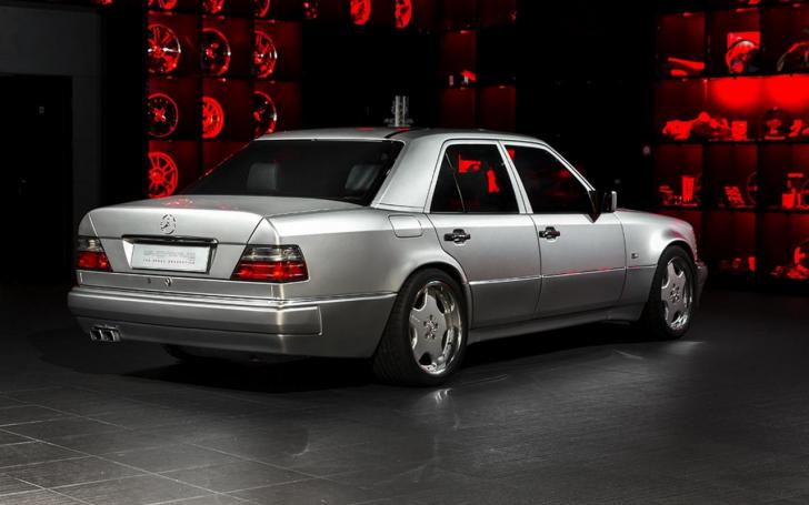 Mercedes-Benz E60 AMG Overdrive/Gamintojo nuotrauka