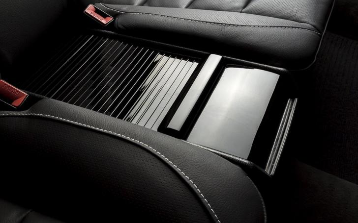 Mercedes-Benz E60 AMG Overdrive/Gamintojo nuotrauka