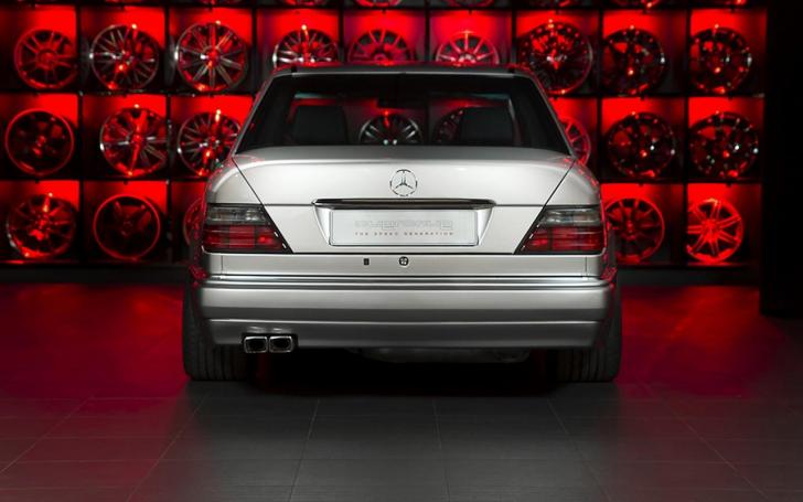 Mercedes-Benz E60 AMG Overdrive/Gamintojo nuotrauka