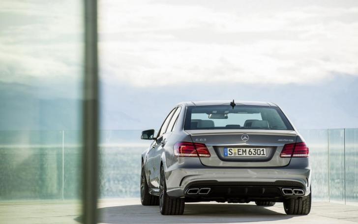 Mercedes-Benz E 63 AMG/Gamintojo nuotrauka