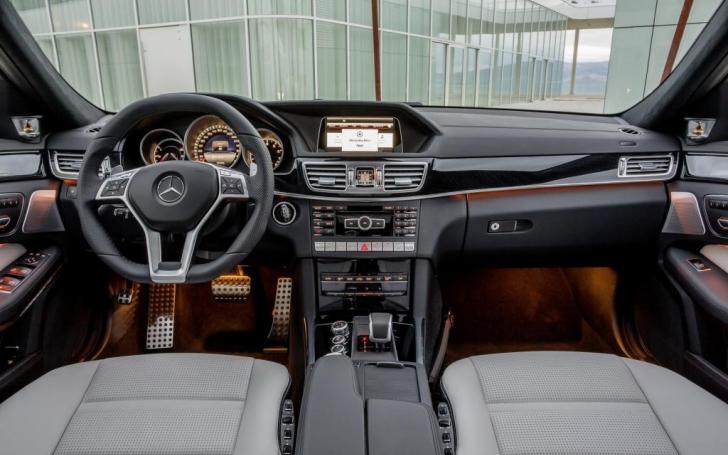 Mercedes-Benz E 63 AMG/Gamintojo nuotrauka