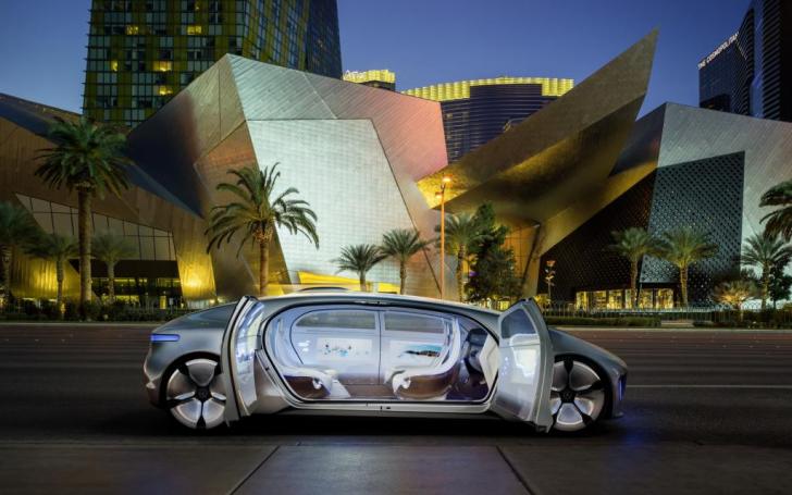 Mercedes-Benz F 105 Luxury in Motion/Gamintojo nuotrauka
