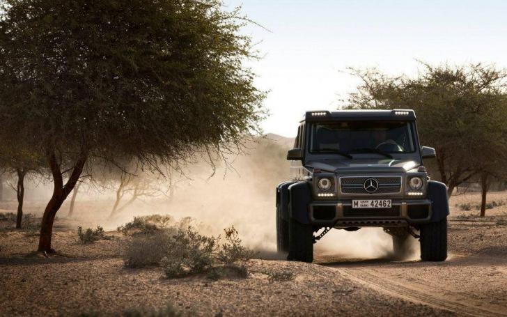 Mercedes-Benz G63 AMG 6x6/Gamintojo nuotrauka