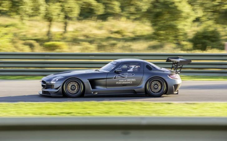 Mercedes-Benz SLS AMG GT3 45th Anniversary/Gamintojo nuotrauka