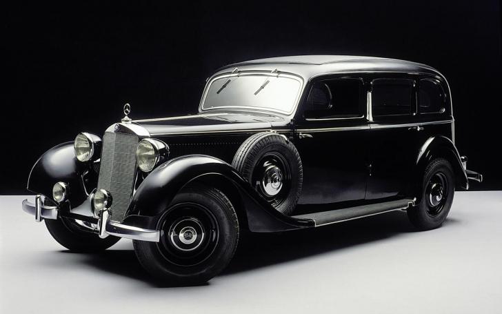 Mercedes-Benz 260 D/Daimler AG nuotrauka