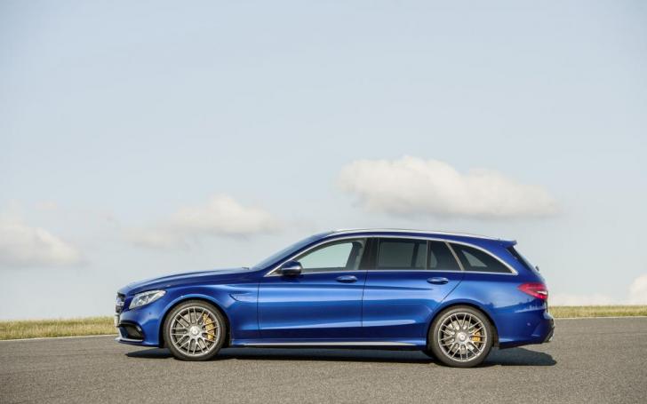 Mercedes-Benz C63 AMG/Gamintojo nuotrauka