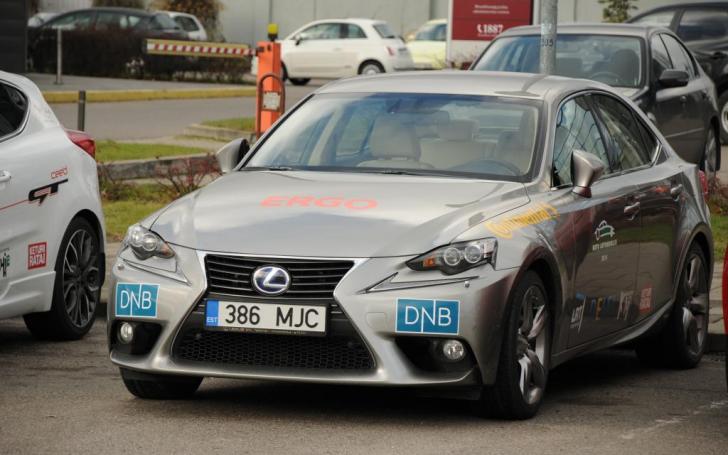 Lexus IS300h/98.lt nuotrauka
