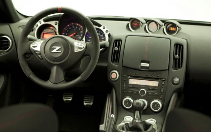 Nissan 370Z Nismo/Gamintojo nuotrauka