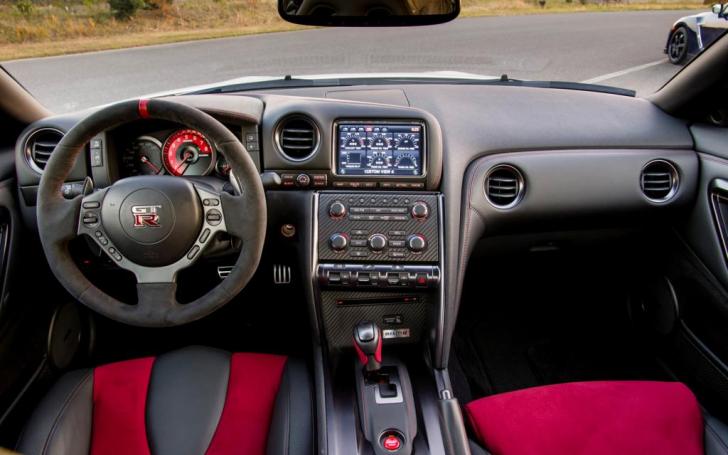 Nissan GT-R Nismo/Gamintojo nuotrauka
