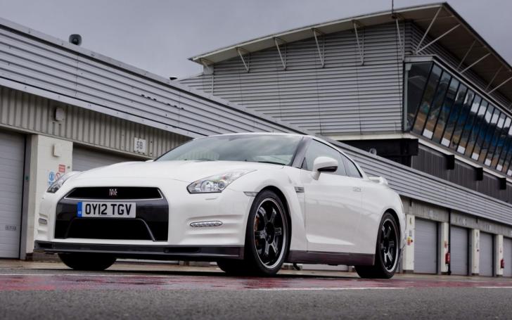 Nissan GT-R Track Pack Edition/Gamintojo nuotrauka