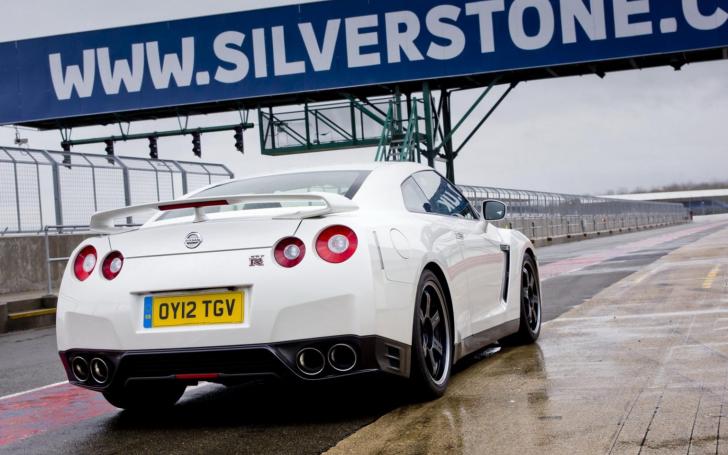 Nissan GT-R Track Pack Edition/Gamintojo nuotrauka