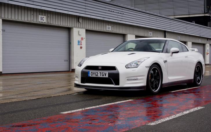 Nissan GT-R Track Pack Edition/Gamintojo nuotrauka