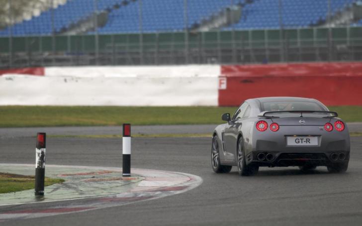 Nissan GT-R/Gamintojo nuotrauka