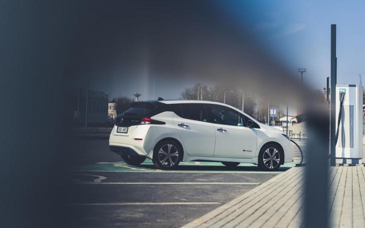 Nissan Leaf 2/V P Motors nuotrauka