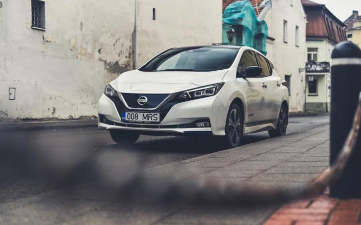 Nissan Leaf 2/V P Motors nuotrauka
