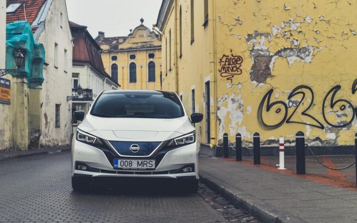 Nissan Leaf 2/V P Motors nuotrauka