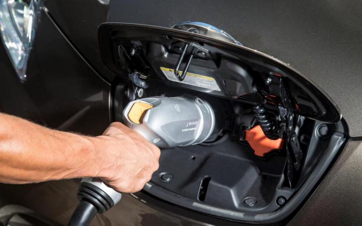 Nissan Leaf/Gamintojo nuotrauka